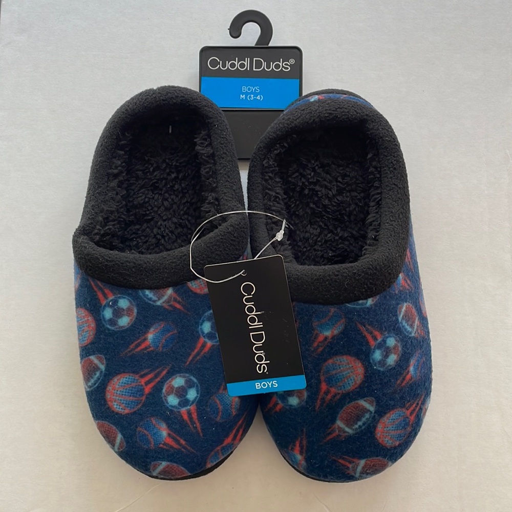 NWT- Cuddl Duds boys sports theme slipper